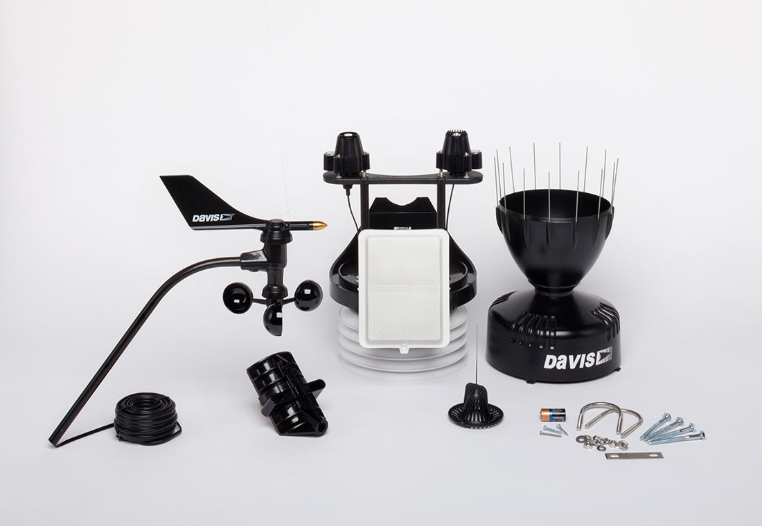 Vantage Pro2 Plus cabled professional weather station components